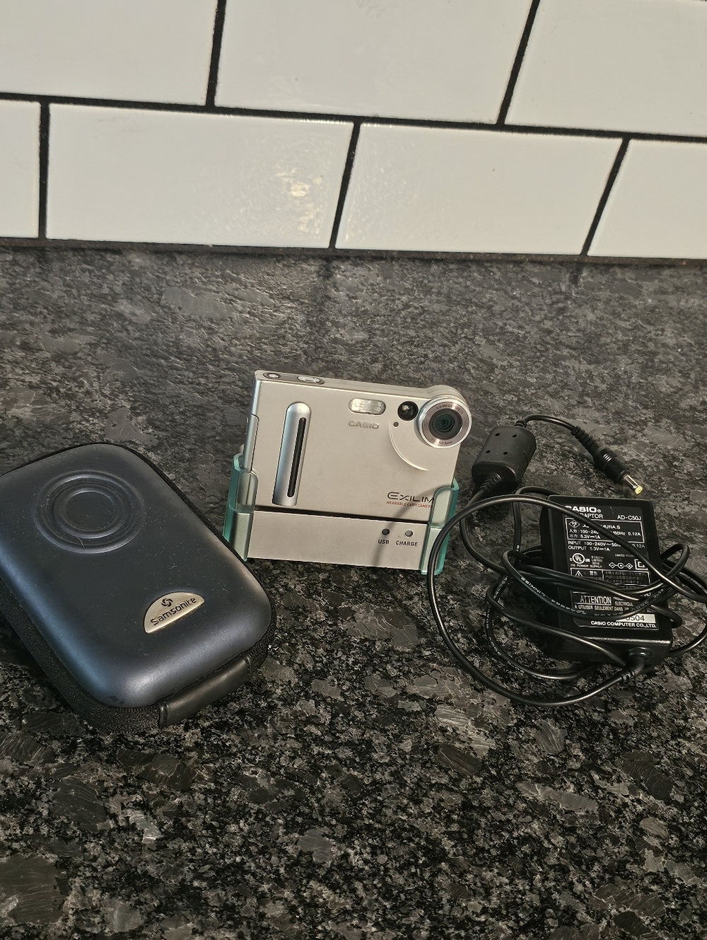 Casio Exilim EX-S2 Silver Compact Digital Camera with Charger JAPAN SD Needed